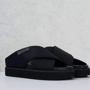 WIDE WELT CROSSOVER SANDALS FEMALE BLACK
